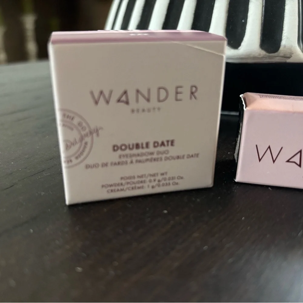 Beauty Purple Cream-to-Powder Eyeshadow Duo - White & Deep Purple wink/Bae nwt